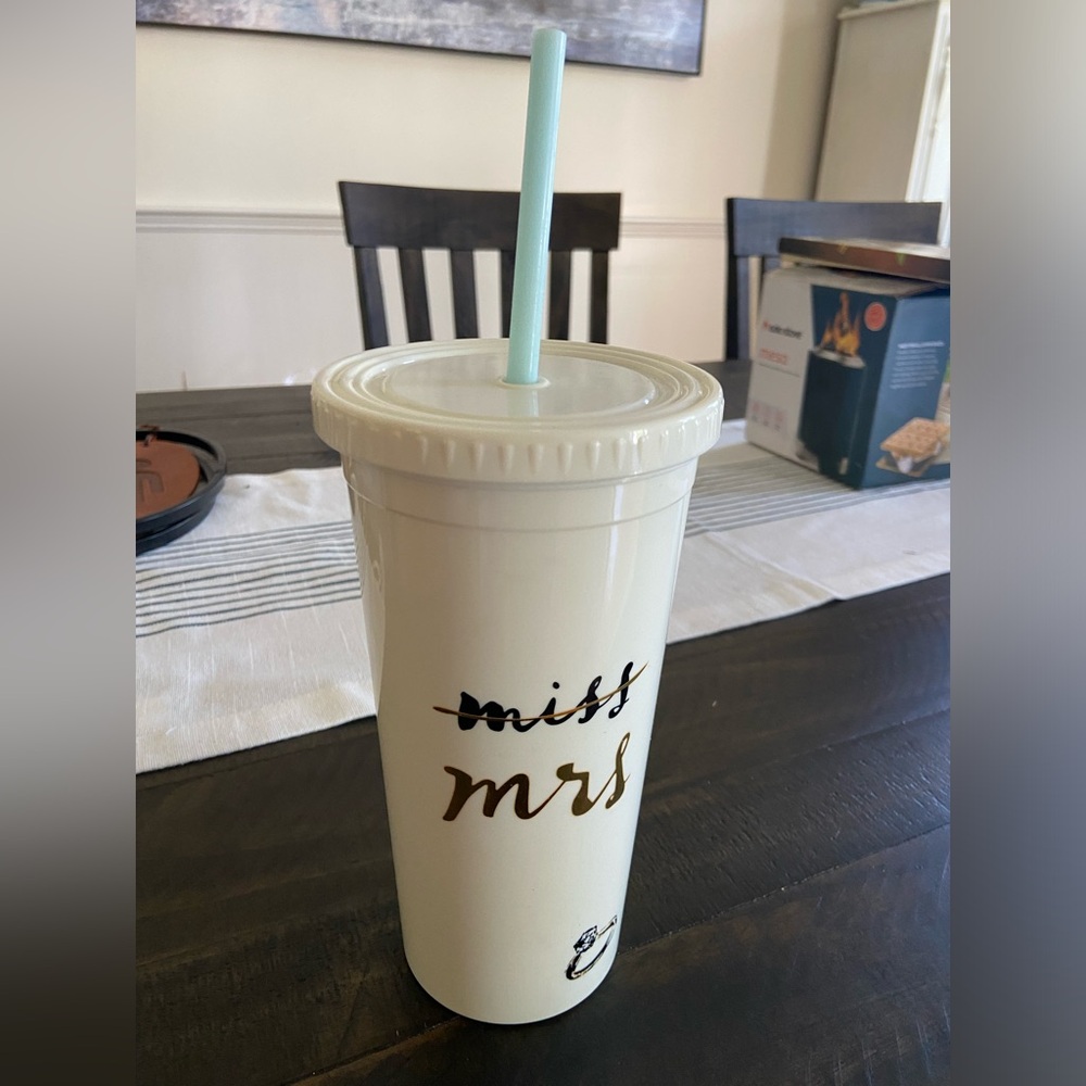 EUC KATE SPADE Mrs tumbler